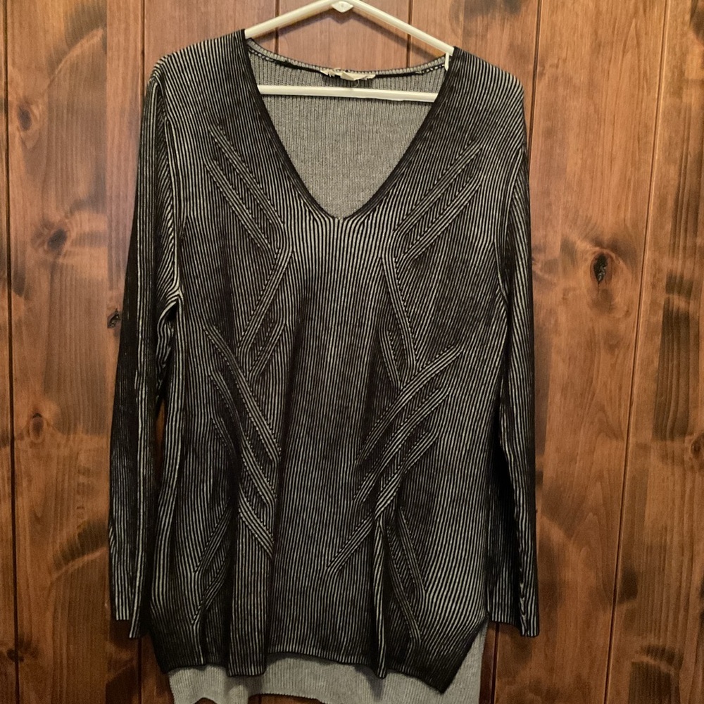 Vince Camuto Black V-Neck Sweater
